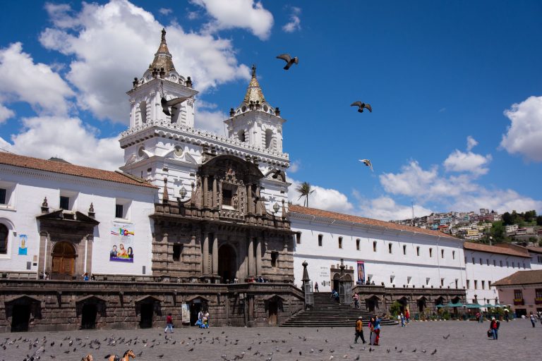 L'église de San Francisco (Iglesia de San Francisco) dans le centre historique de Quito, Equateur - Preambule de l’histoire : « Dites ! C’est Quand Qu’on Arrive? » - Une histoire de Vacances en famille avec Ecuador Experience